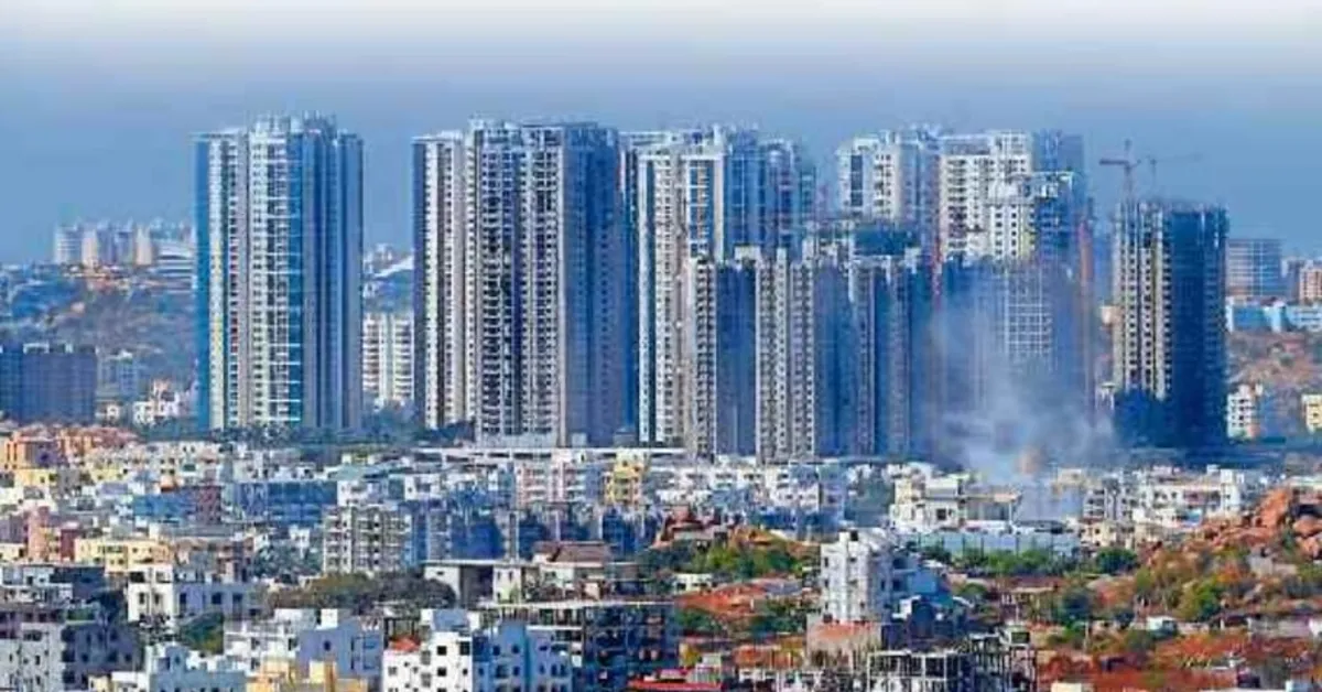 హైదరాబాద్ రియల్ ఎస్టేట్‌లో అతి పెద్ద మోసం – ఏలియన్స్ స్పేస్ స్టేషన్ స్కాం!